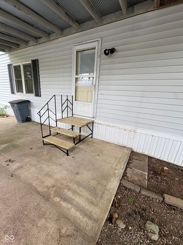 363 Gentlemen Place, Cloverdale, IN 46120