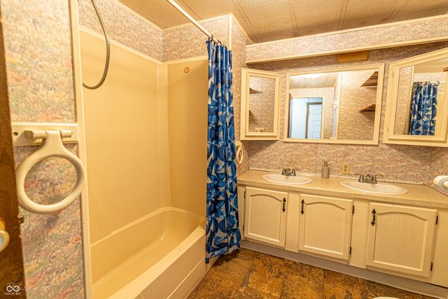 363 Gentlemen Place, Cloverdale, IN 46120
