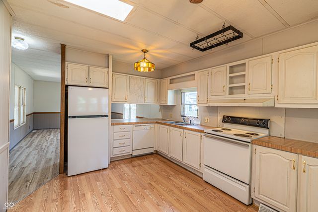 363 Gentlemen Place, Cloverdale, IN 46120