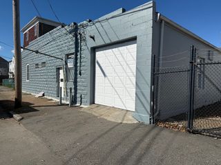 31 Scott St, New Bedford, MA 02744
