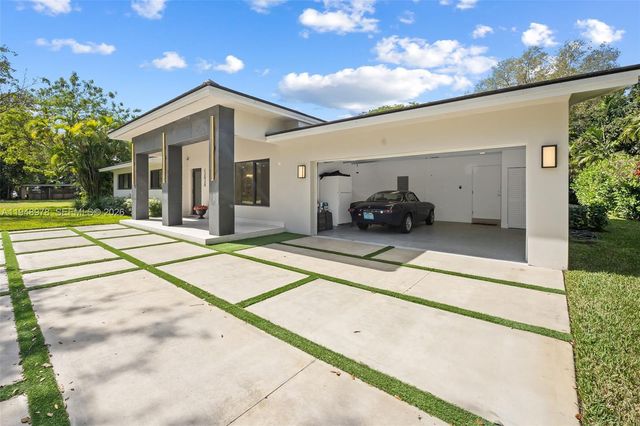 12820 SW 83rd Ct, Pinecrest, FL 33156