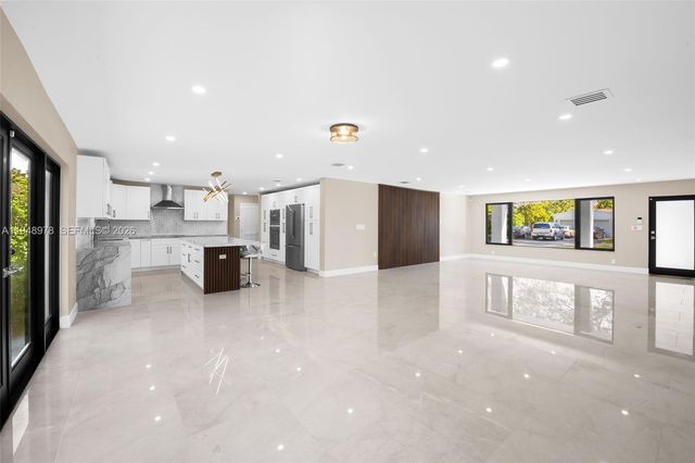 12820 SW 83rd Ct, Pinecrest, FL 33156