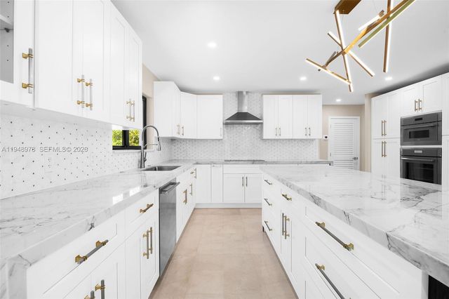 12820 SW 83rd Ct, Pinecrest, FL 33156