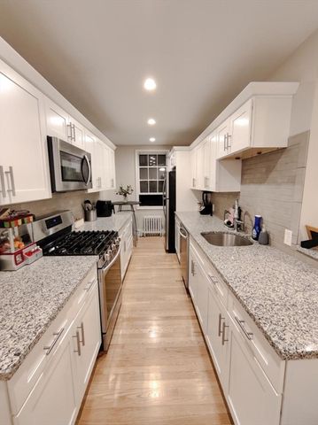 50 Follen St 301, Cambridge, MA 02138