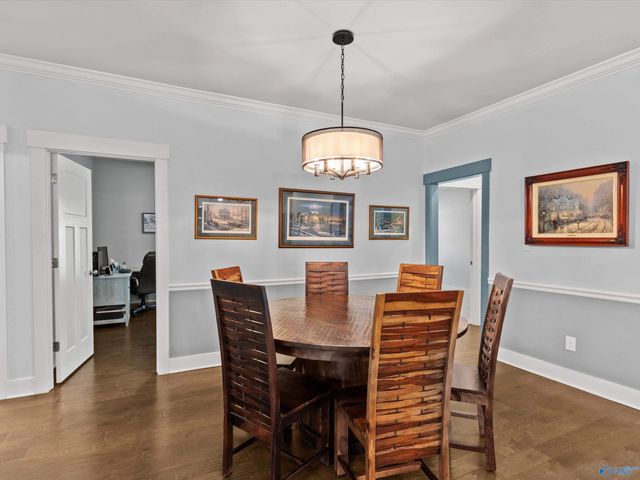 21995 Natures Cove Drive, Athens, AL 35613