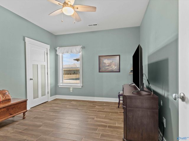 21995 Natures Cove Drive, Athens, AL 35613