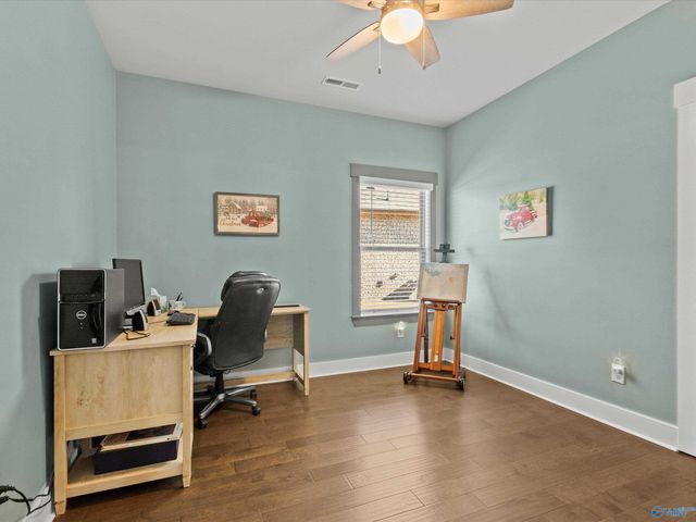 21995 Natures Cove Drive, Athens, AL 35613