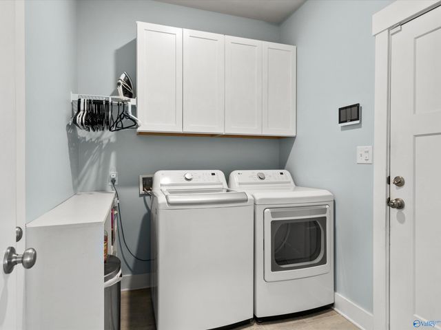 21995 Natures Cove Drive, Athens, AL 35613