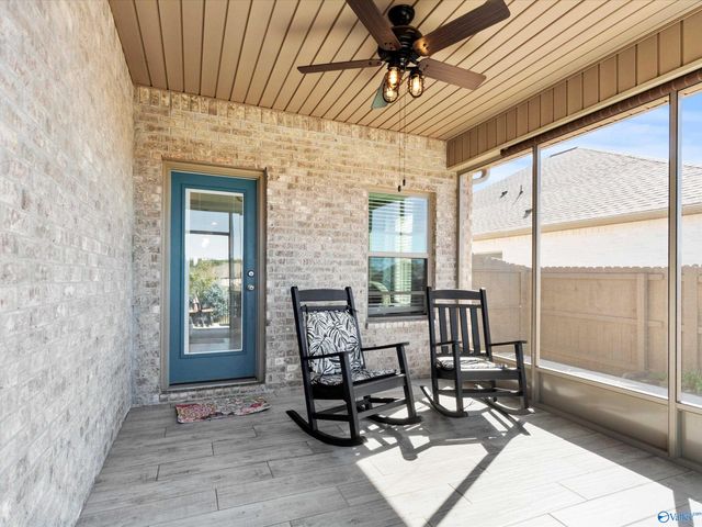 21995 Natures Cove Drive, Athens, AL 35613