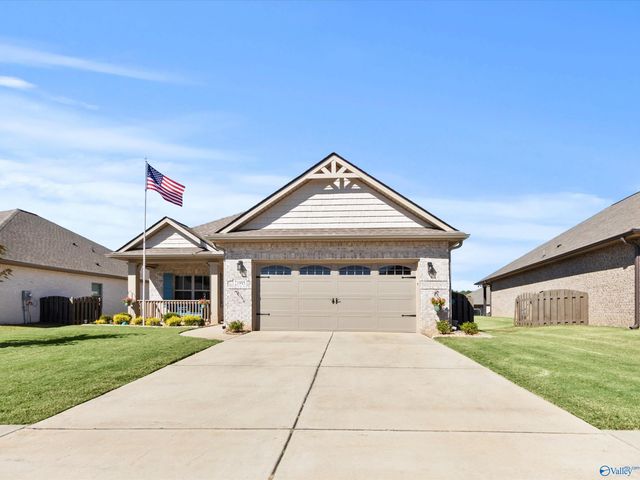 21995 Natures Cove Drive, Athens, AL 35613