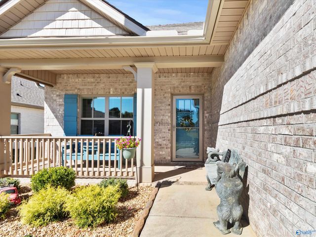 21995 Natures Cove Drive, Athens, AL 35613