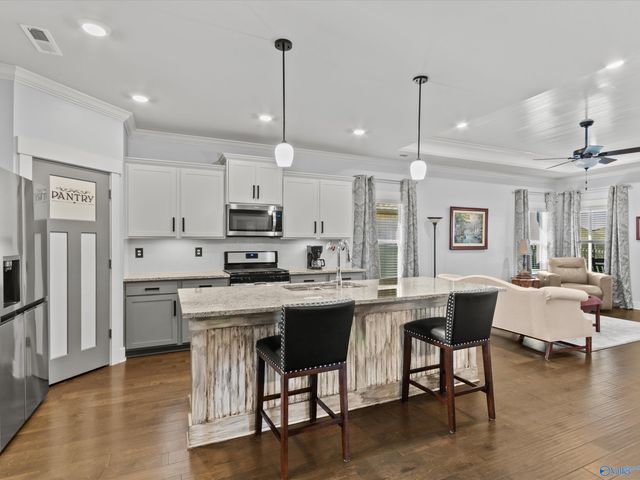 21995 Natures Cove Drive, Athens, AL 35613