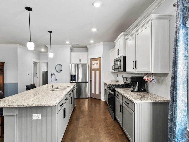 21995 Natures Cove Drive, Athens, AL 35613