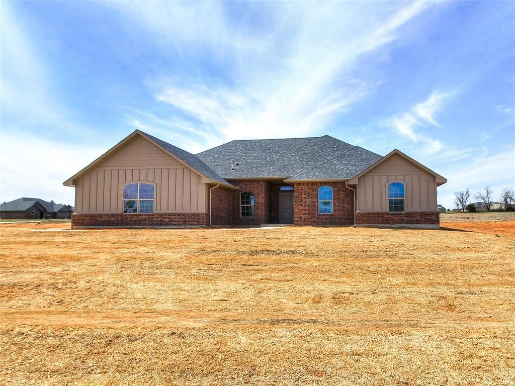 Image 1 of property listing at 2421 Secretariat Pass, Guthrie, OK 73044