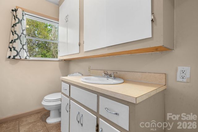 2525 Old Trenton Place, Lenoir, NC 28645
