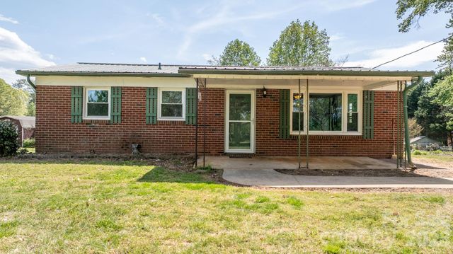 2525 Old Trenton Place, Lenoir, NC 28645
