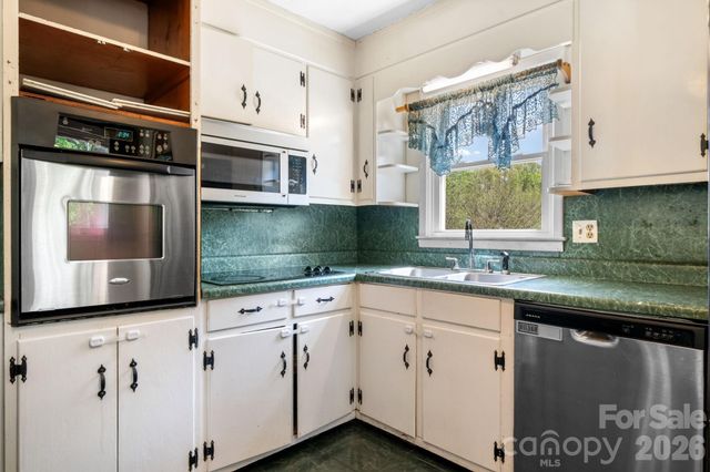 2525 Old Trenton Place, Lenoir, NC 28645
