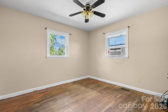 2525 Old Trenton Place, Lenoir, NC 28645