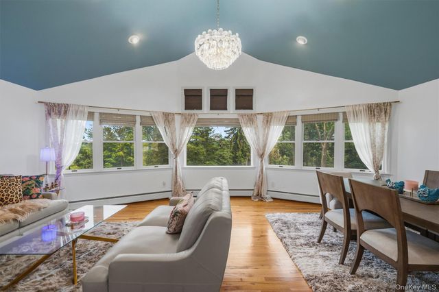 412 Laroe Road, Chester, NY 10918