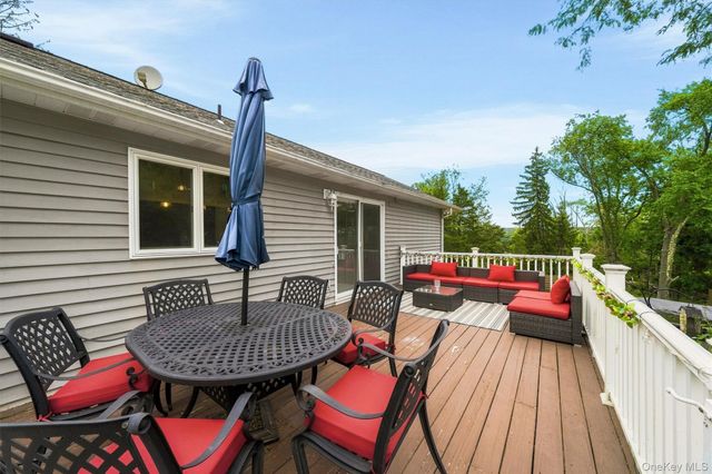412 Laroe Road, Chester, NY 10918