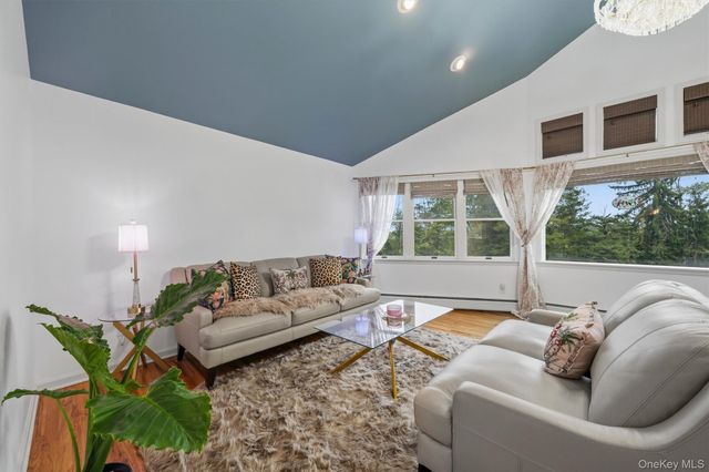 412 Laroe Road, Chester, NY 10918
