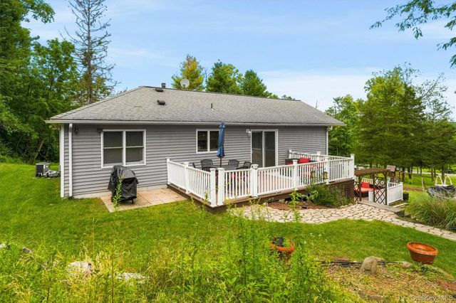 412 Laroe Road, Chester, NY 10918