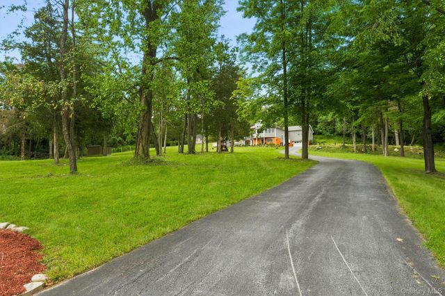 412 Laroe Road, Chester, NY 10918