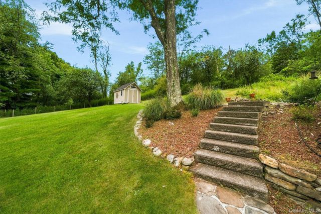 412 Laroe Road, Chester, NY 10918