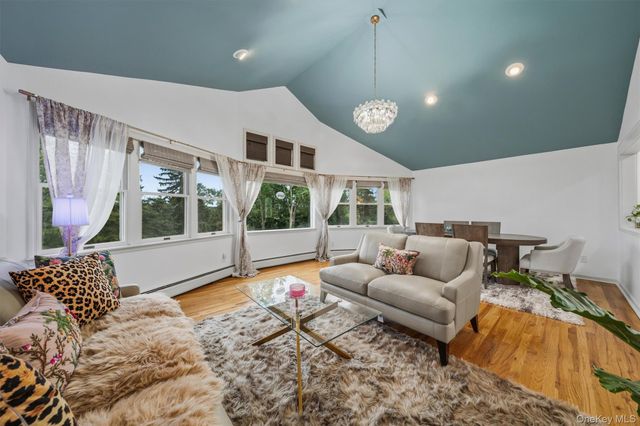 412 Laroe Road, Chester, NY 10918