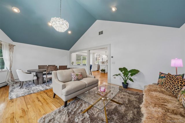 412 Laroe Road, Chester, NY 10918