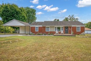 304 E Overhill Dr, Dickson, TN 37055