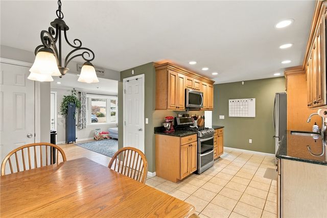 248 Knollwood Drive, Woonsocket, RI 02895