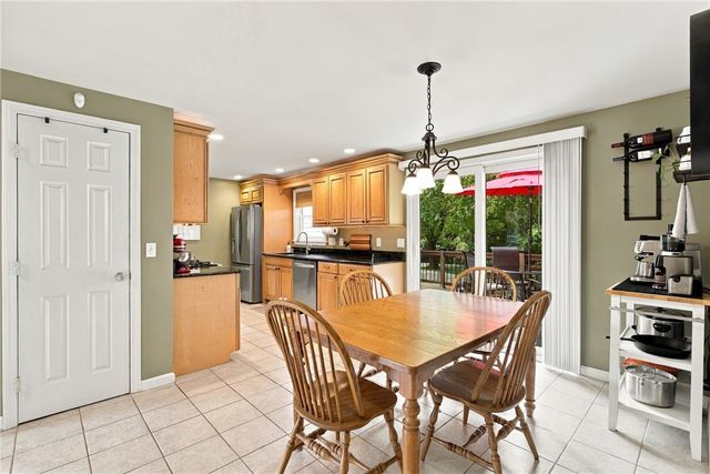 248 Knollwood Drive, Woonsocket, RI 02895