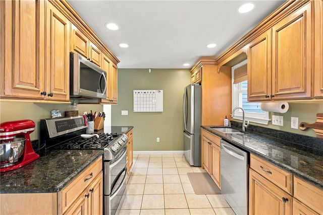 248 Knollwood Drive, Woonsocket, RI 02895