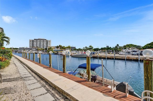 13105 Ixora Court 319, North Miami, FL 33181