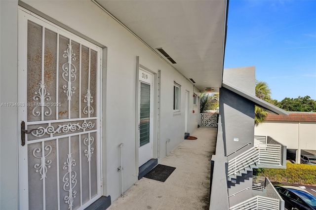 13105 Ixora Court 319, North Miami, FL 33181