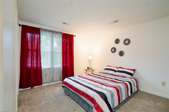 327 Settlers Landing RD, Hampton, VA 23669