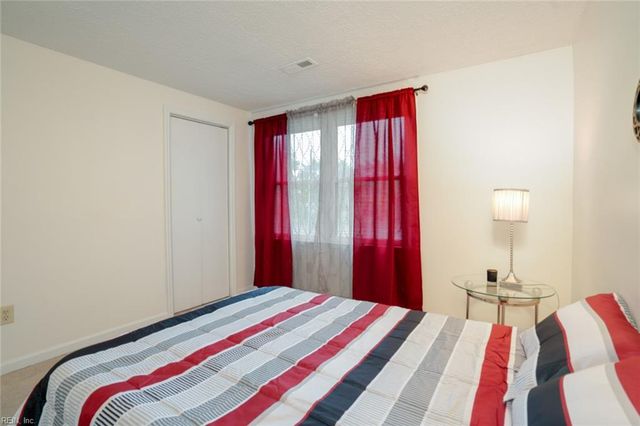 327 Settlers Landing RD, Hampton, VA 23669