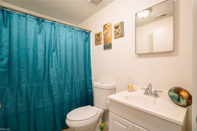 327 Settlers Landing RD, Hampton, VA 23669