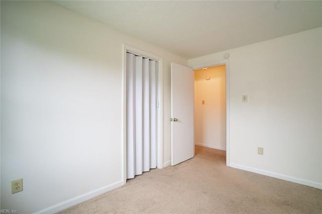 327 Settlers Landing RD, Hampton, VA 23669
