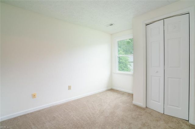 327 Settlers Landing RD, Hampton, VA 23669