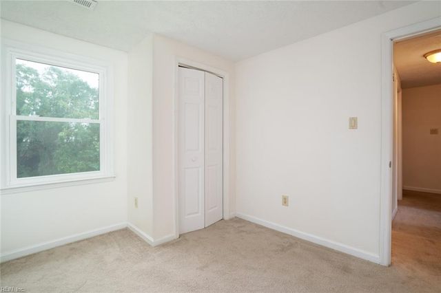 327 Settlers Landing RD, Hampton, VA 23669