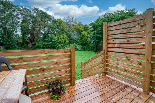 327 Settlers Landing RD, Hampton, VA 23669