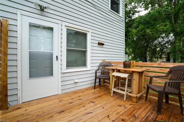 327 Settlers Landing RD, Hampton, VA 23669
