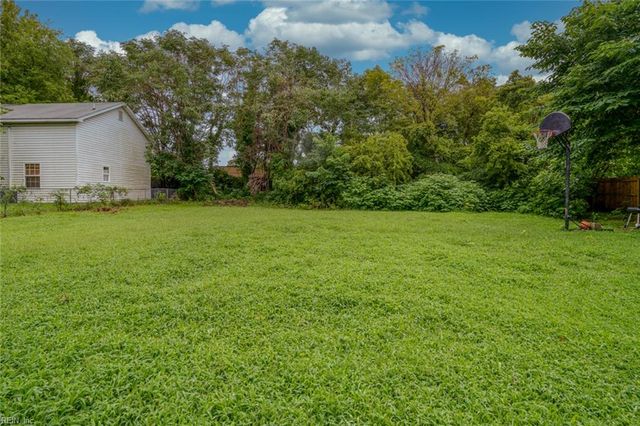 327 Settlers Landing RD, Hampton, VA 23669