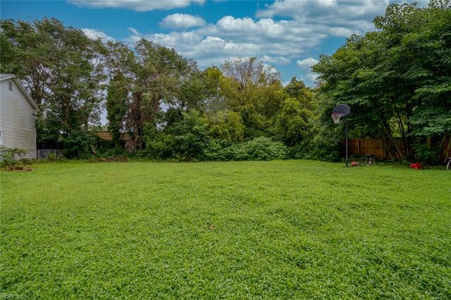 327 Settlers Landing RD, Hampton, VA 23669