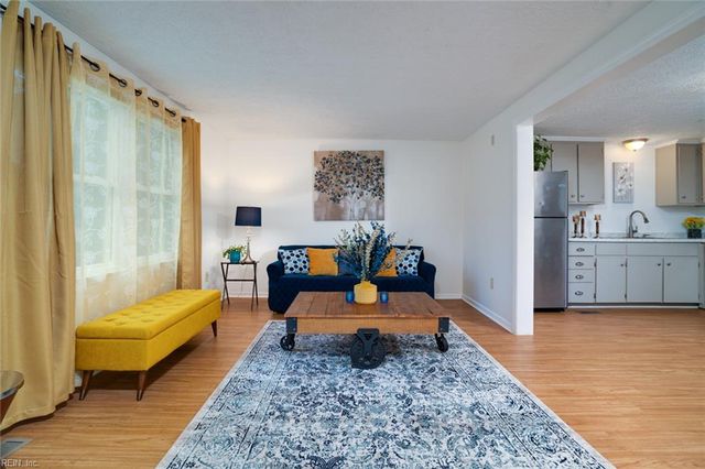 327 Settlers Landing RD, Hampton, VA 23669