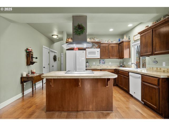 21281 BELLFLOWER Pl, Bend, OR 97702