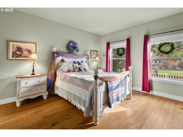 21281 BELLFLOWER Pl, Bend, OR 97702