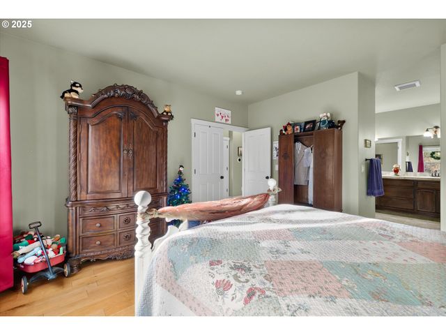 21281 BELLFLOWER Pl, Bend, OR 97702